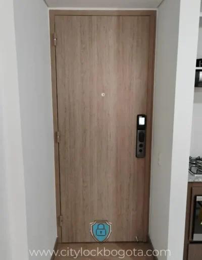 Fabrica Puertas de Seguridad y Puertas Blindadas en Bogota, Medellin, Barranquilla y Santa Marta, Colombia.