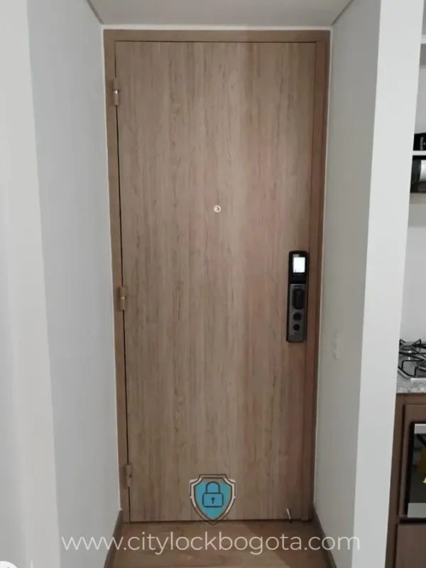 Fabrica Puertas de Seguridad y Puertas Blindadas en Bogota, Medellin, Barranquilla y Santa Marta, Colombia.