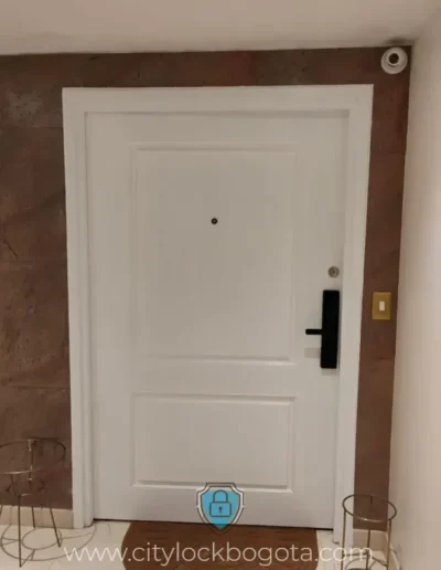 Fabrica Puertas de Seguridad y Puertas Blindadas en Bogota, Medellin, Barranquilla y Santa Marta, Colombia.