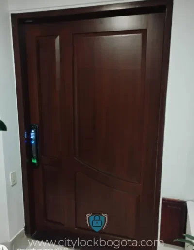 Fabrica Puertas de Seguridad y Puertas Blindadas en Bogota, Medellin, Barranquilla y Santa Marta, Colombia.