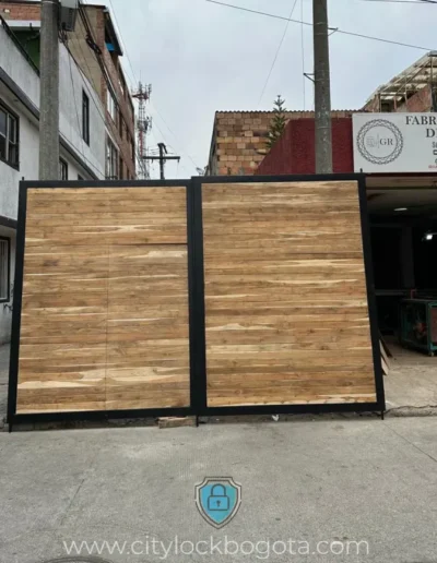 Fabrica Puertas de Seguridad y Puertas Blindadas en Bogota, Medellin, Barranquilla y Santa Marta, Colombia.