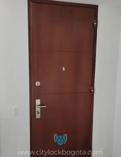 Fabrica Puertas de Seguridad y Puertas Blindadas en Bogota, Medellin, Barranquilla y Santa Marta, Colombia.