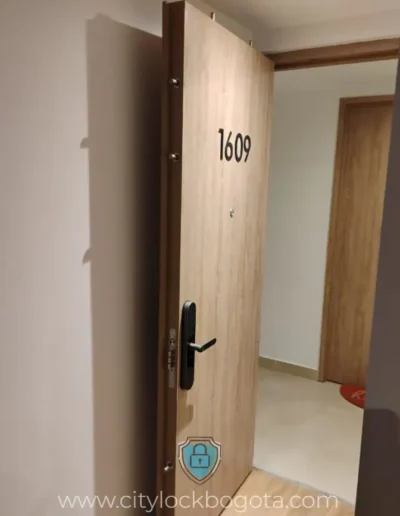 Fabrica Puertas de Seguridad y Puertas Blindadas en Bogota, Medellin, Barranquilla y Santa Marta, Colombia.