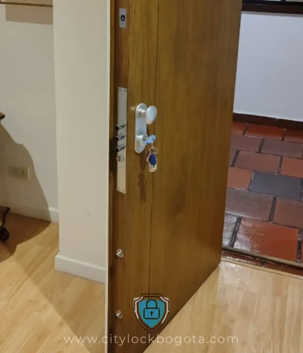 PUERTA DE SEGURIDAD NIVEL III  Con Cerradura de Punto