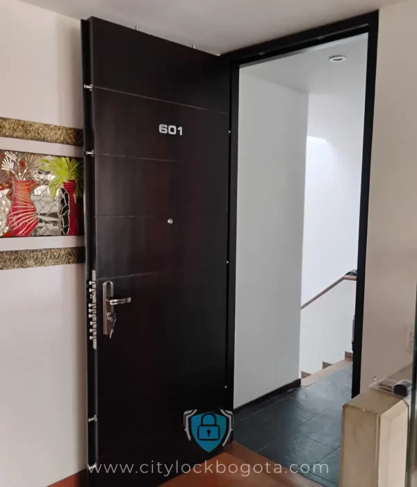 PUERTA DE SEGURIDAD NIVEL III Con Cerradura de Punto, Puerta de Seguridad con Cerradura 4k de Cilindro Punto Mortise Grande.jpg